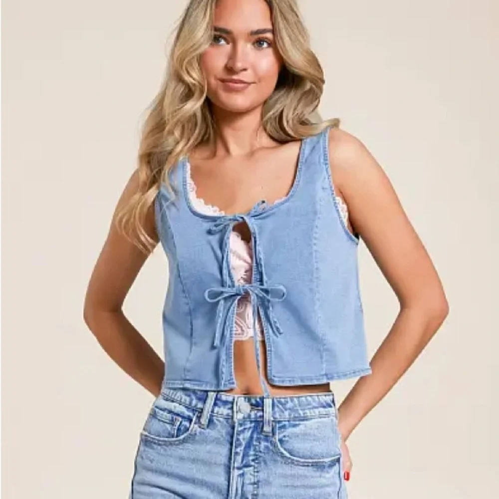 Nwt Light Blue Denim Tie-Front Vest‎